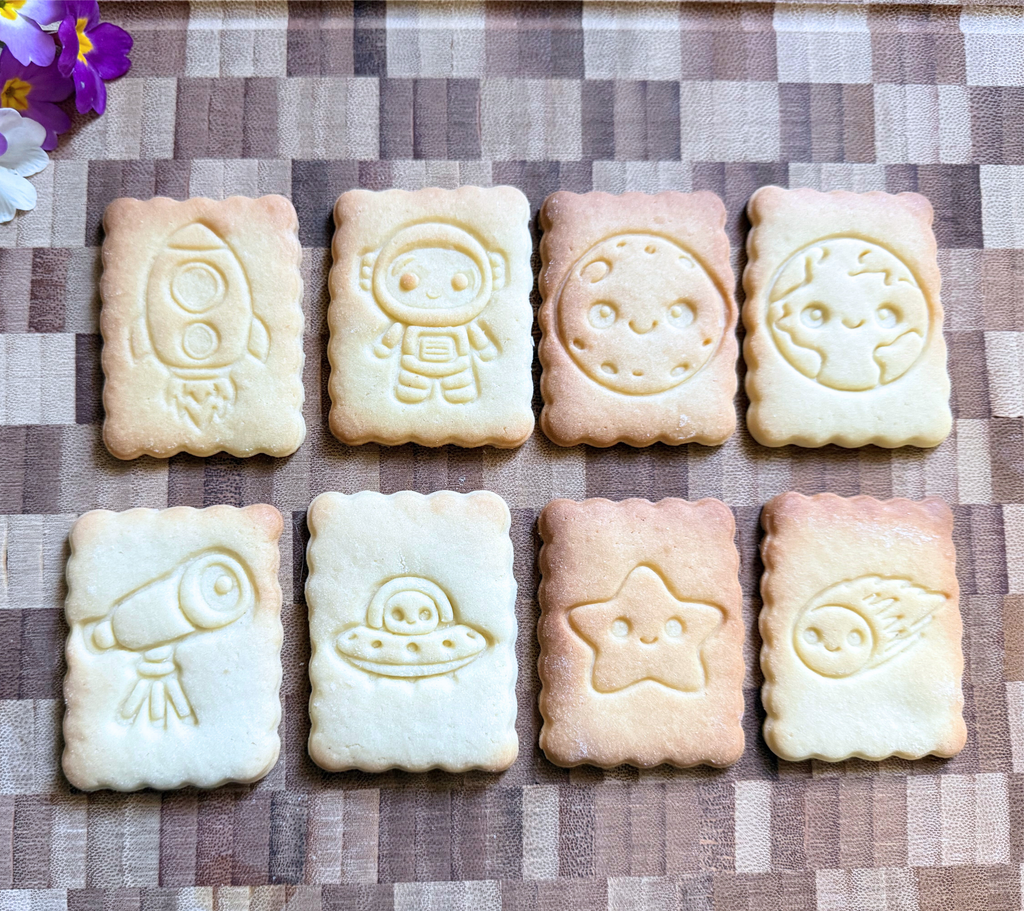 Emporte-pièces thème Espace avec prénom